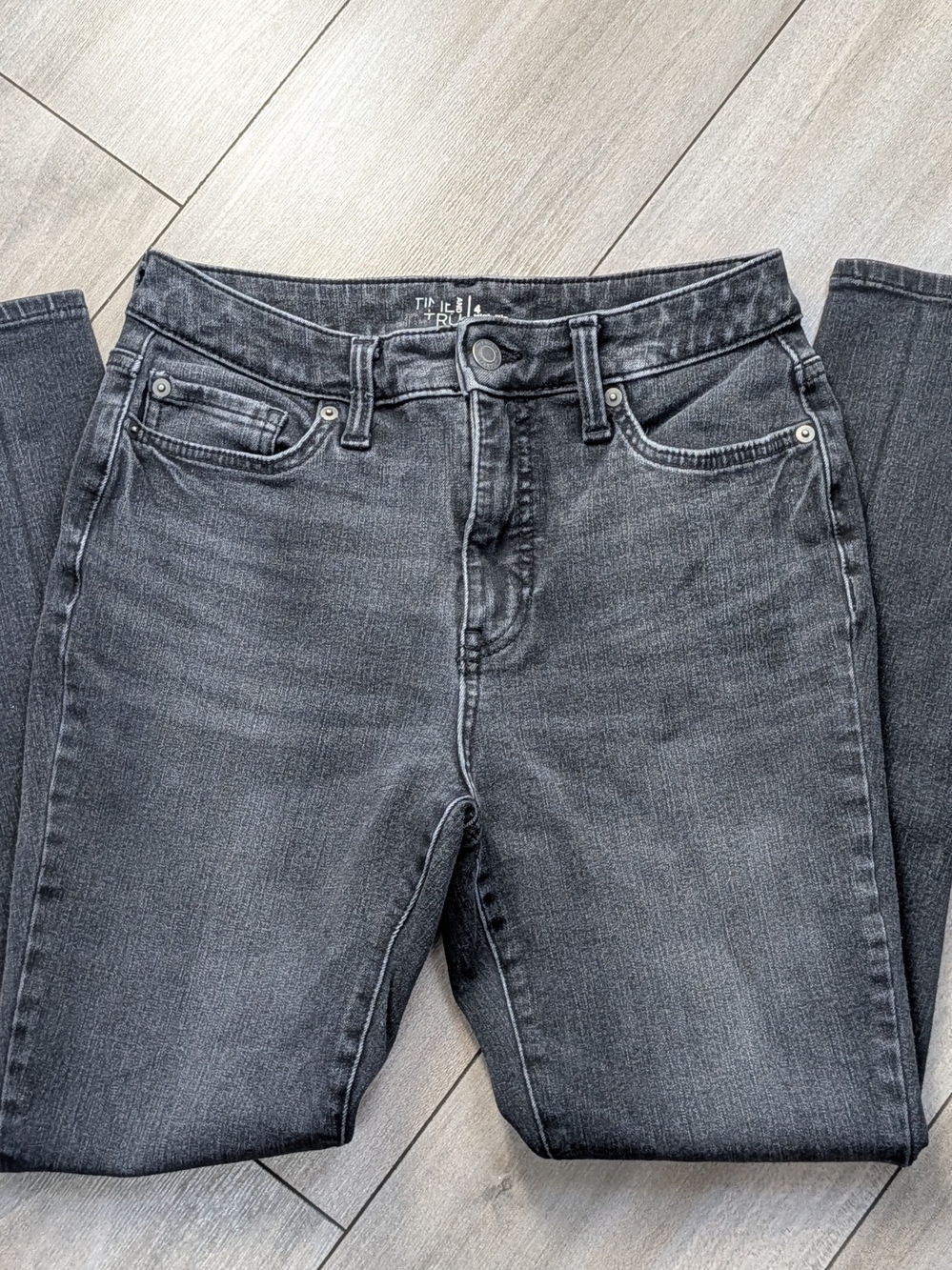 Time and Tru High-Rise Curve Jeans - Black Wash Size 4